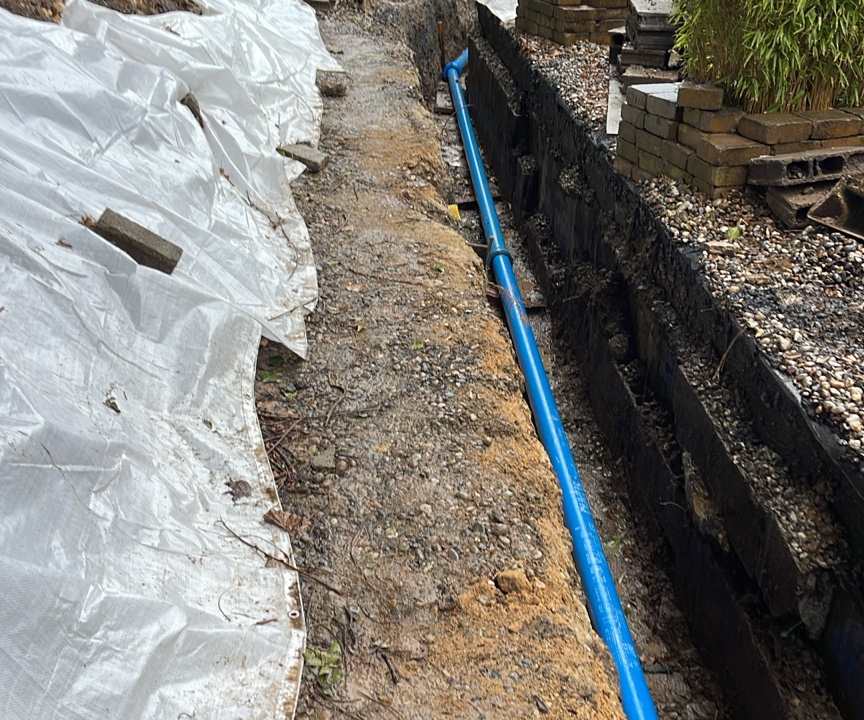 Leitungsgraben nach Reparaturarbeiten