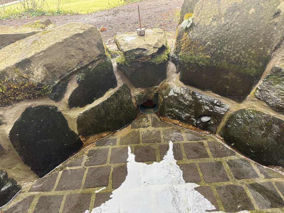 Natursteinmauer Entwaesserung als Leistungsbild für die Website